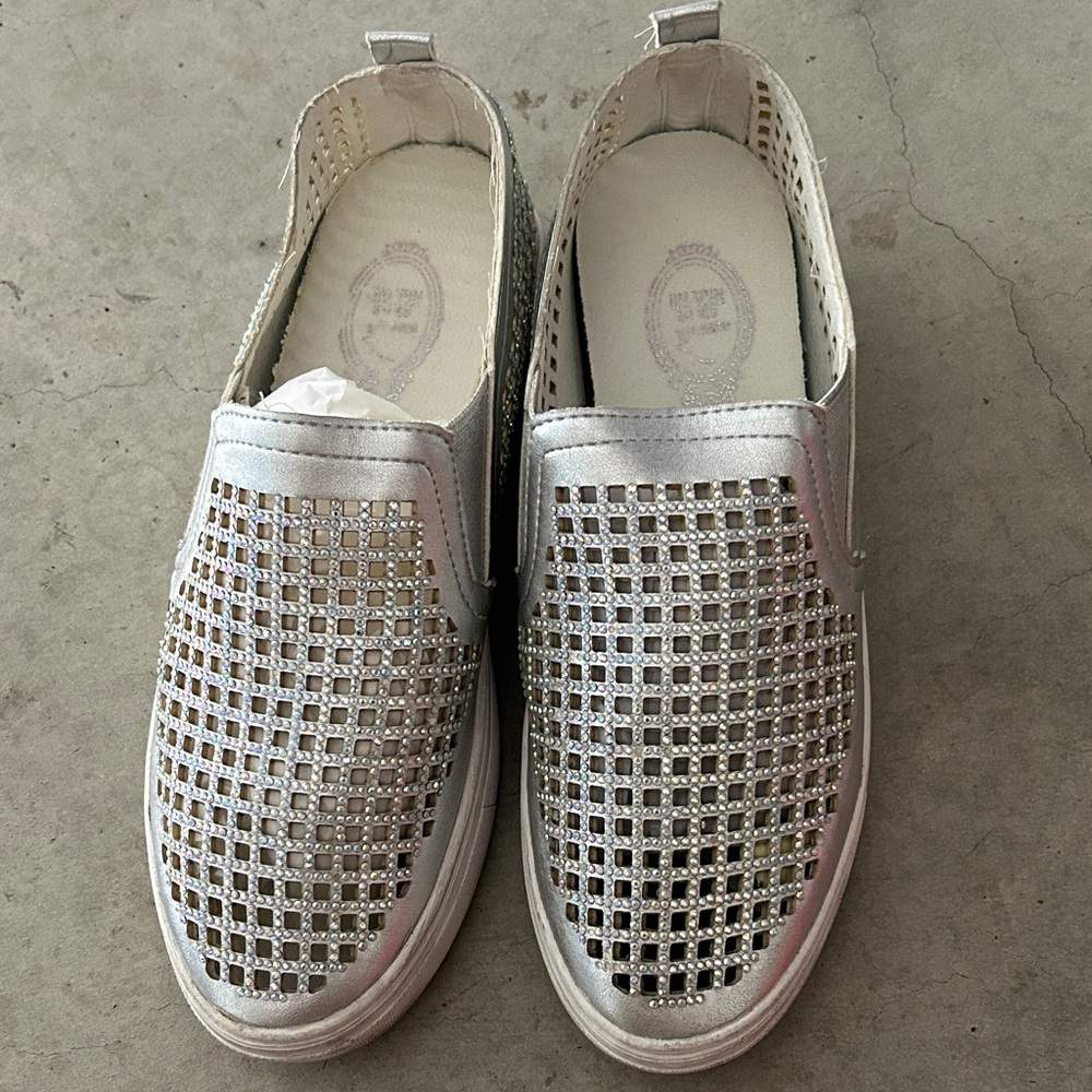 Elegant Women's Silver Slip-On Sneakers